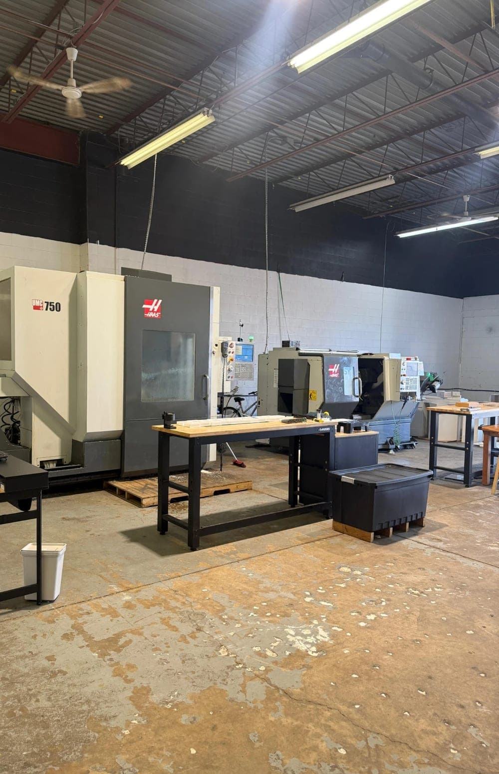 HAAS UMC-750 on the AGT Precision shop floor